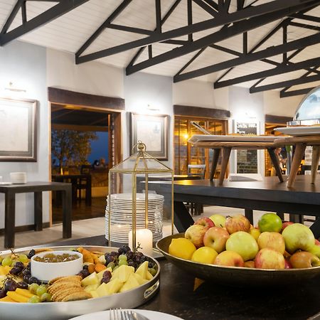 Gondwana Etosha Safari Lodge Okaukuejo Buitenkant foto