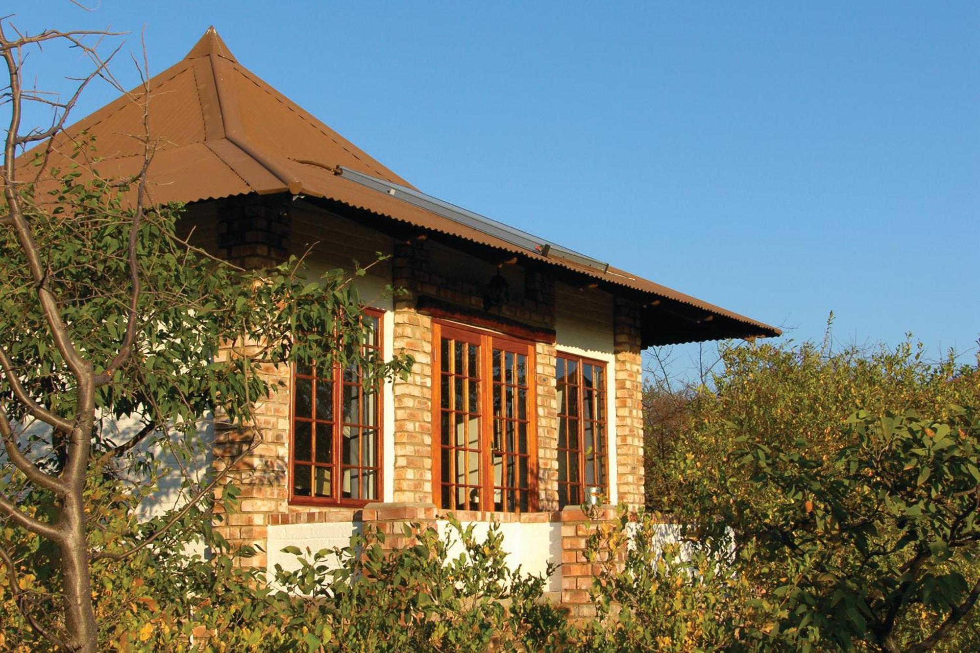 Gondwana Etosha Safari Lodge Okaukuejo Buitenkant foto