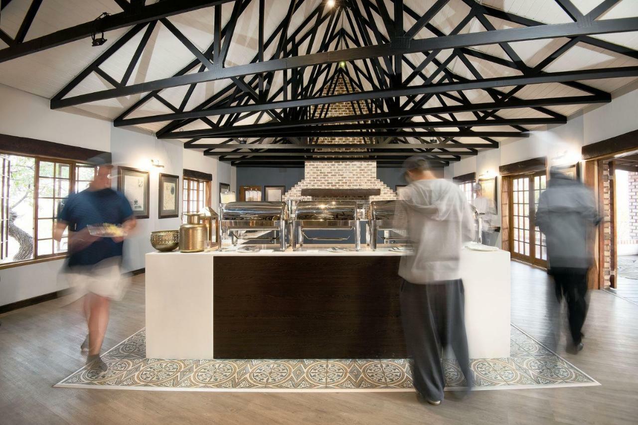 Gondwana Etosha Safari Lodge Okaukuejo Buitenkant foto