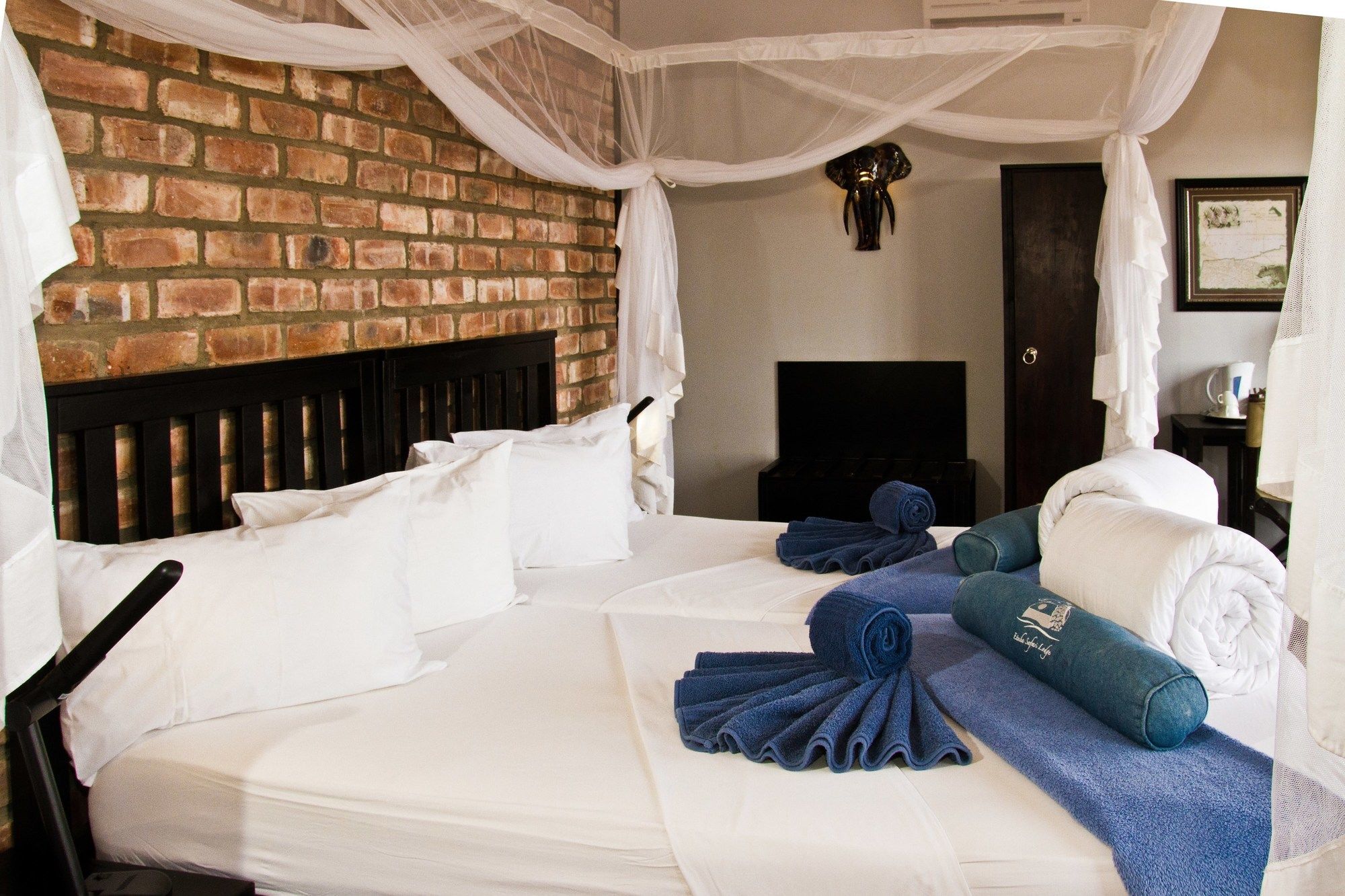 Gondwana Etosha Safari Lodge Okaukuejo Buitenkant foto