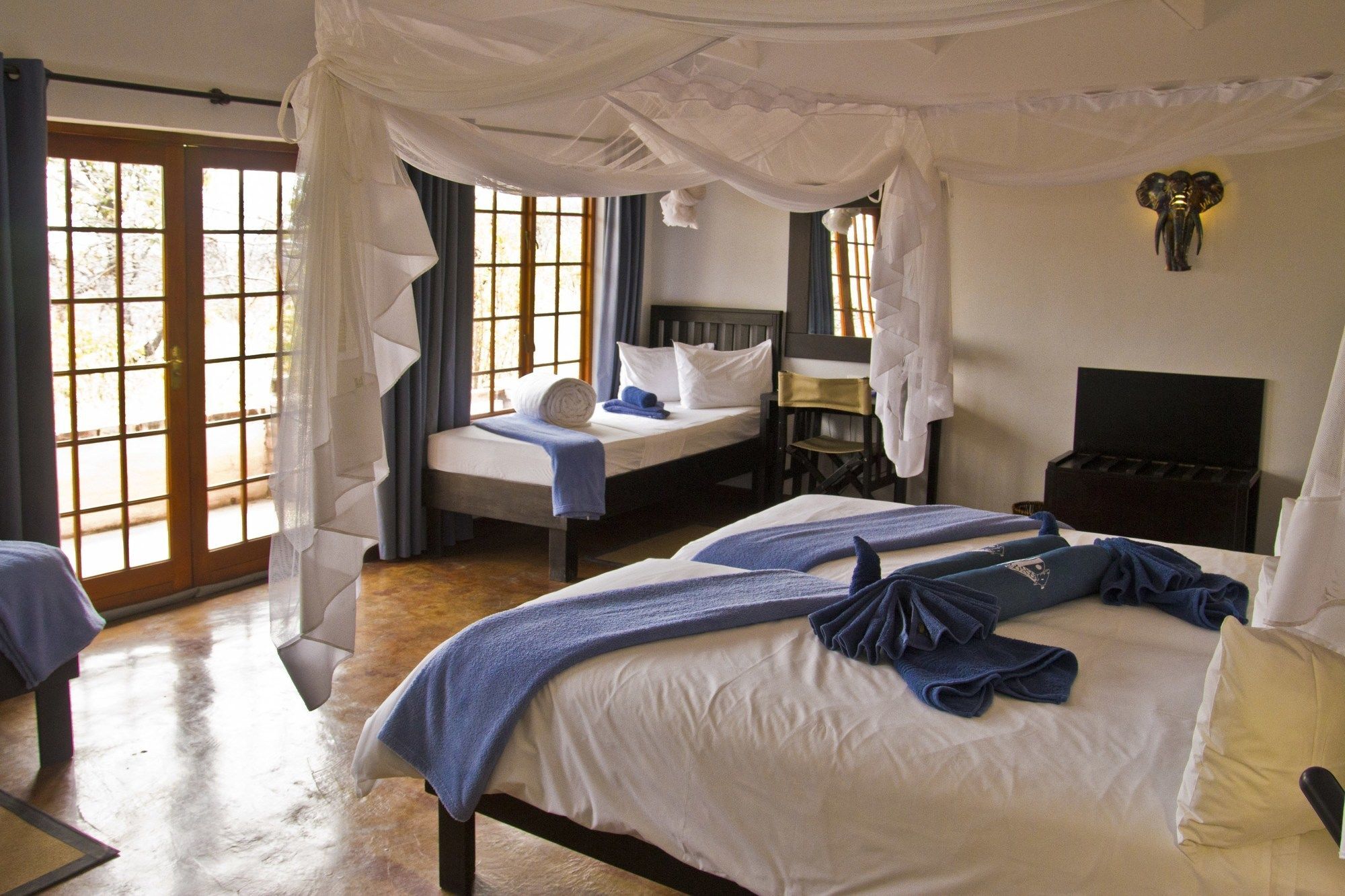 Gondwana Etosha Safari Lodge Okaukuejo Buitenkant foto
